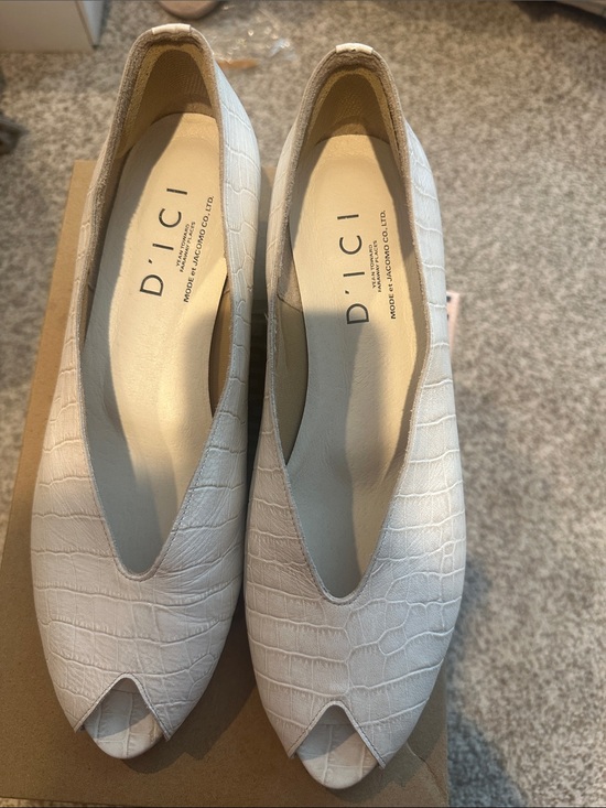 Shoes - D'ici (Mode et Jacomo D'ici) Women's White Croc-Embossed Peep-Toe Flats